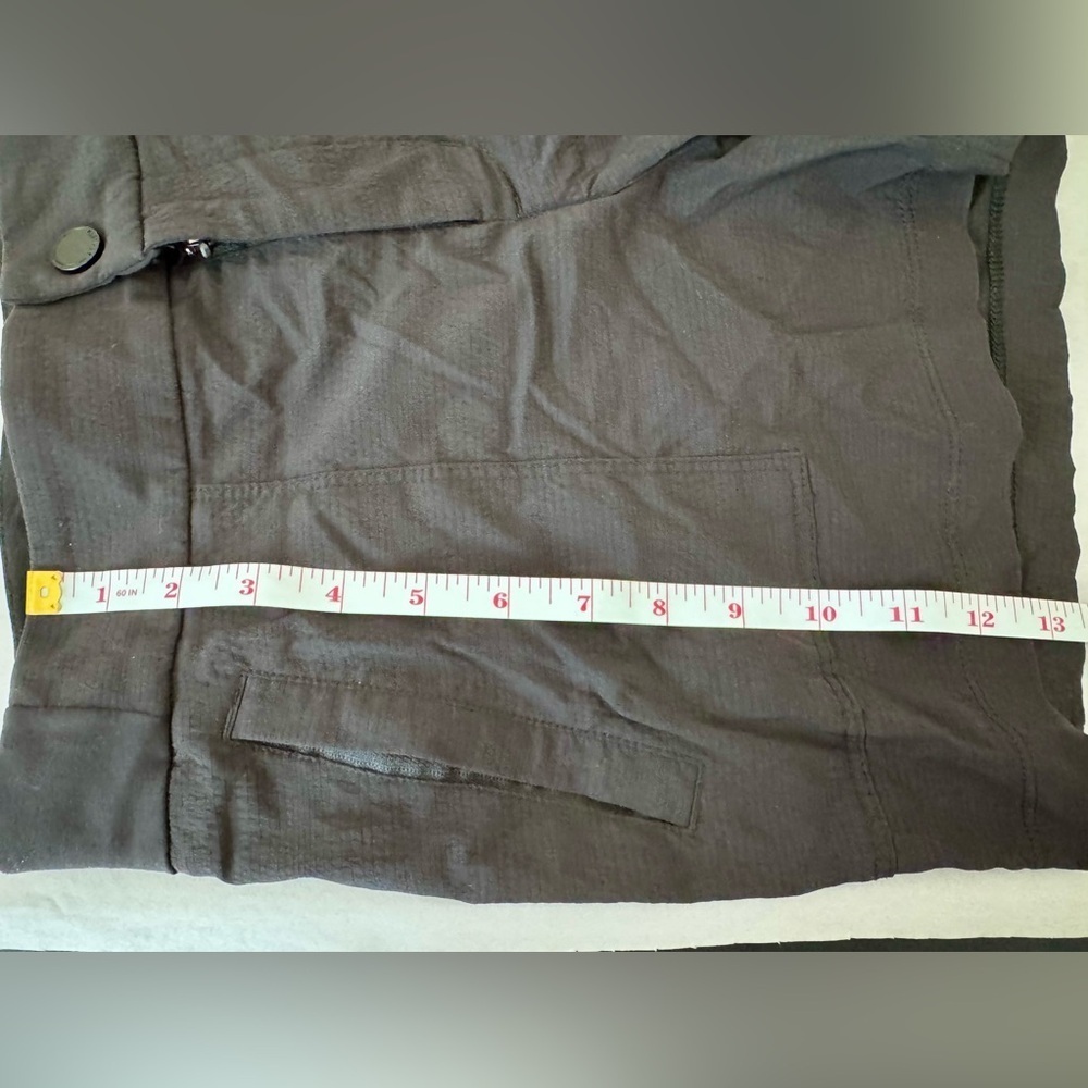 Athleta Trekkie North Women’s Short Black Athleisure Utility Hiking Size 10 - Picture 9 of 10
